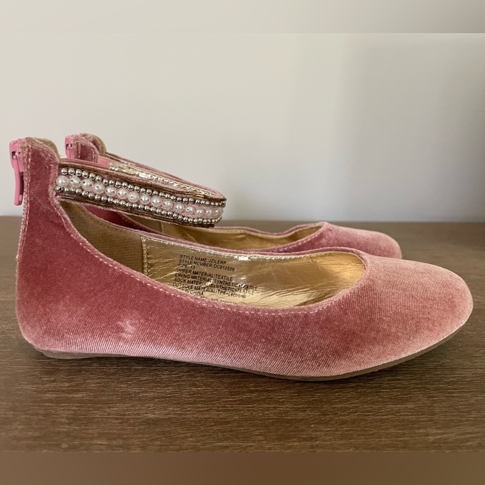 Steve Madden - Pink Velvet Kids Shoes with Pearl Strap